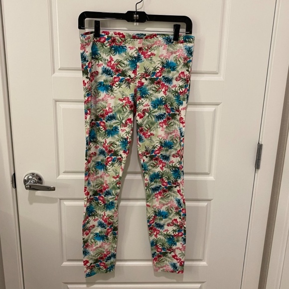United Colors of Benetton Tropical Print Leggings. Multicolor. Large - Picture 2 of 10